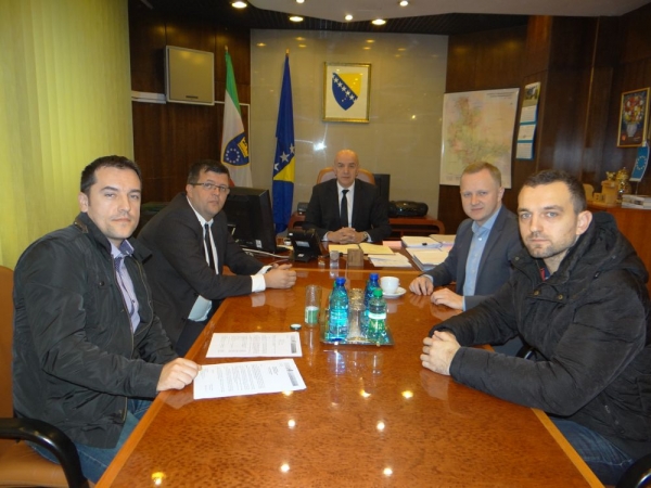 2406342f25e0cbfa675f827afb56c787_l